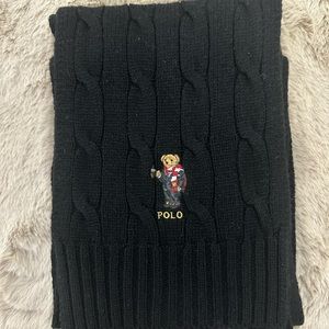 Black polo bear cable scarf mint condition no pulls or tears